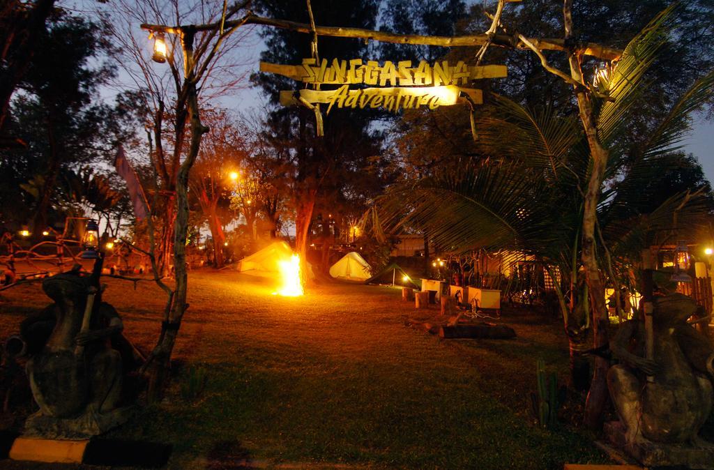 Singgasana Hotel Surabaya Dış mekan fotoğraf