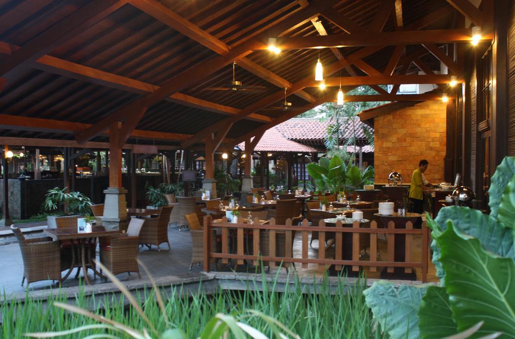 Singgasana Hotel Surabaya Dış mekan fotoğraf