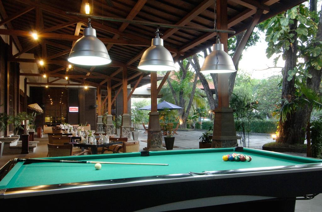 Singgasana Hotel Surabaya Dış mekan fotoğraf