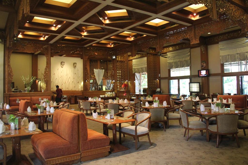 Singgasana Hotel Surabaya Dış mekan fotoğraf