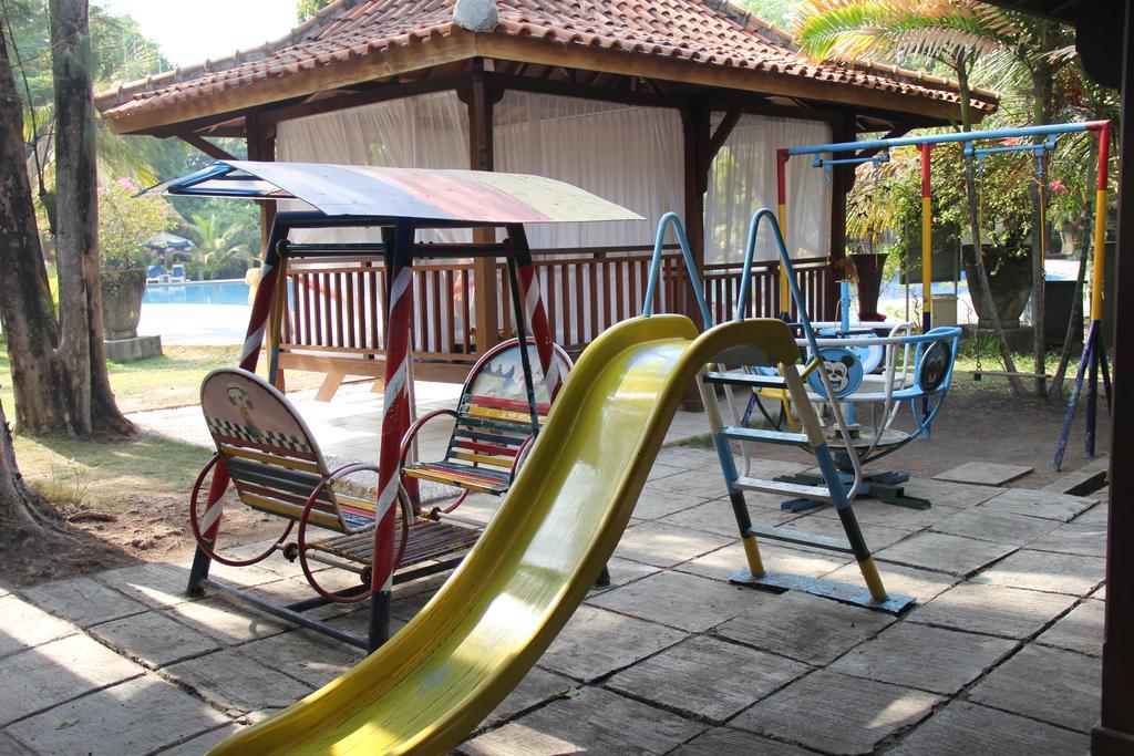 Singgasana Hotel Surabaya Dış mekan fotoğraf