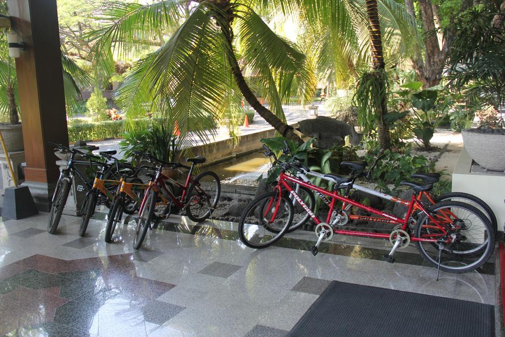 Singgasana Hotel Surabaya Dış mekan fotoğraf