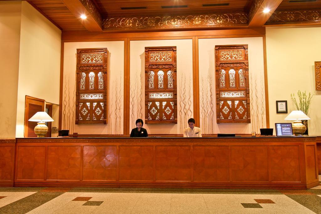 Singgasana Hotel Surabaya Dış mekan fotoğraf