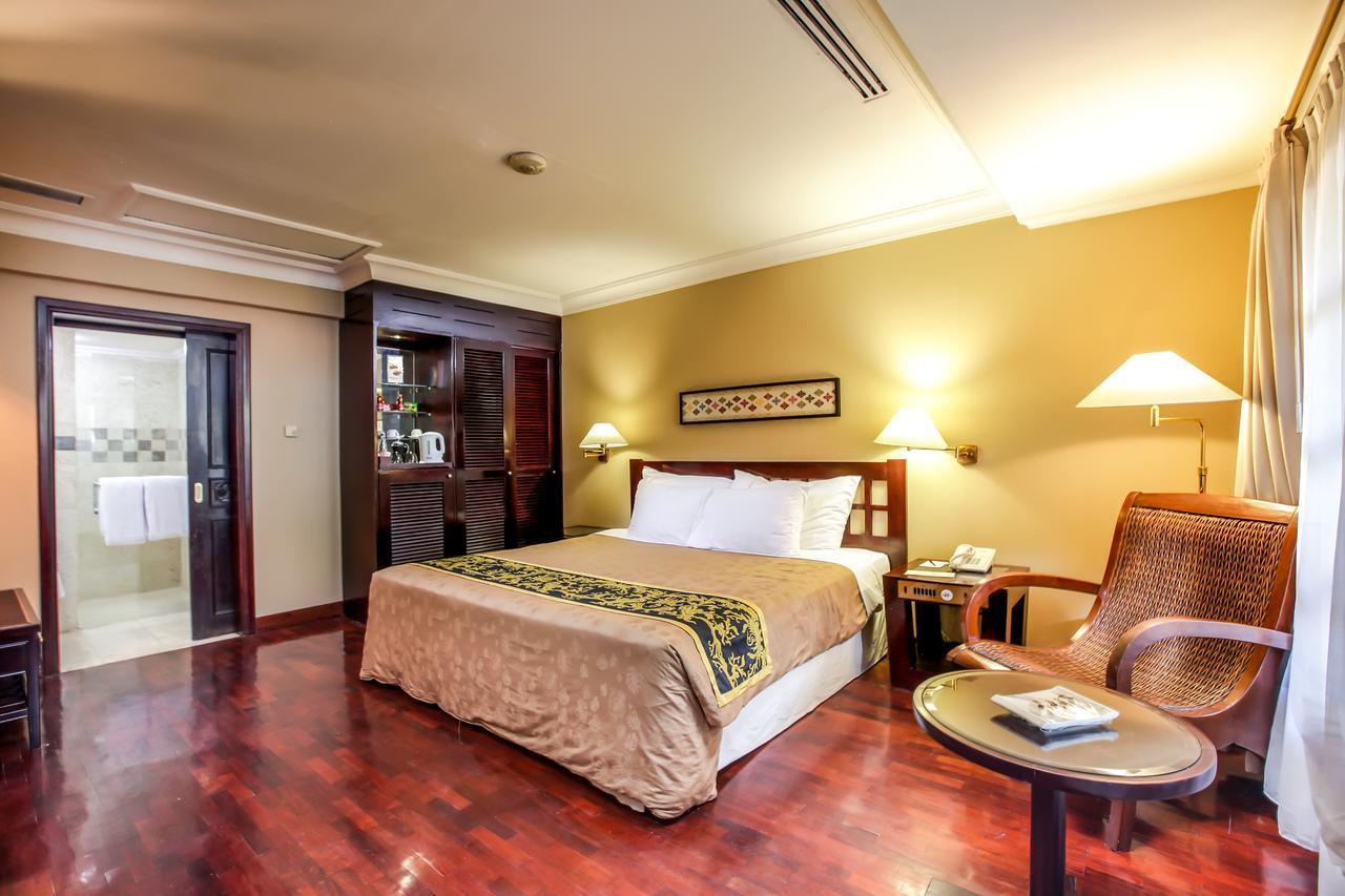 Singgasana Hotel Surabaya Dış mekan fotoğraf
