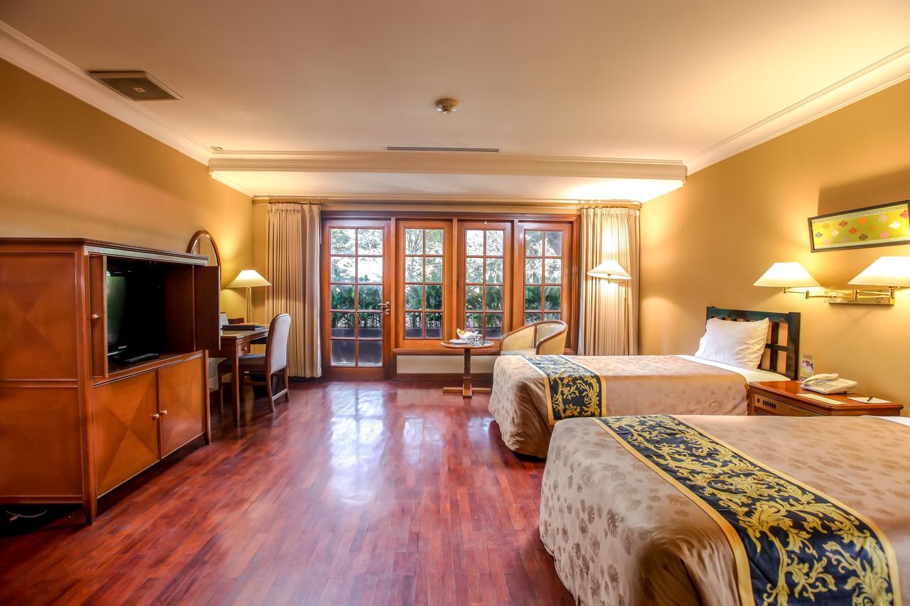 Singgasana Hotel Surabaya Dış mekan fotoğraf