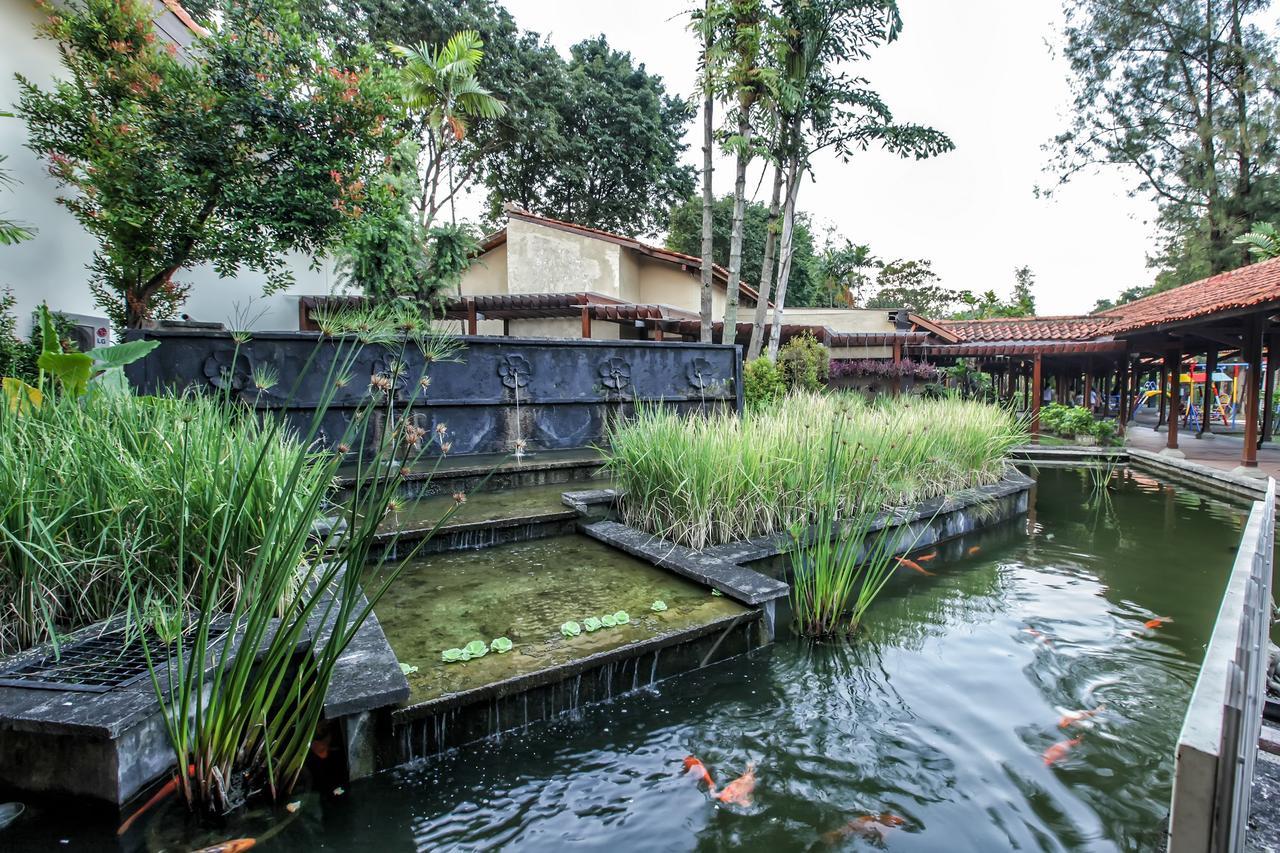 Singgasana Hotel Surabaya Dış mekan fotoğraf