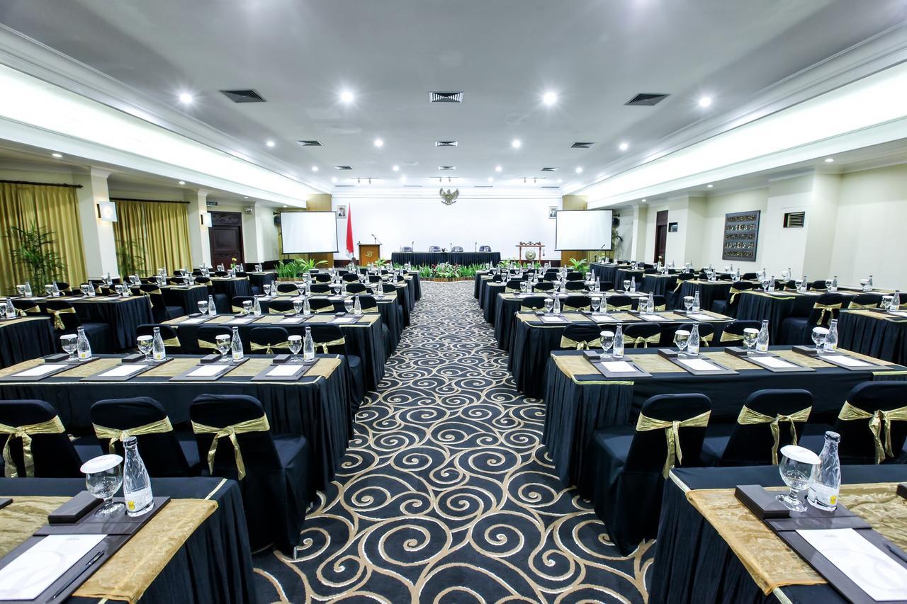 Singgasana Hotel Surabaya Dış mekan fotoğraf