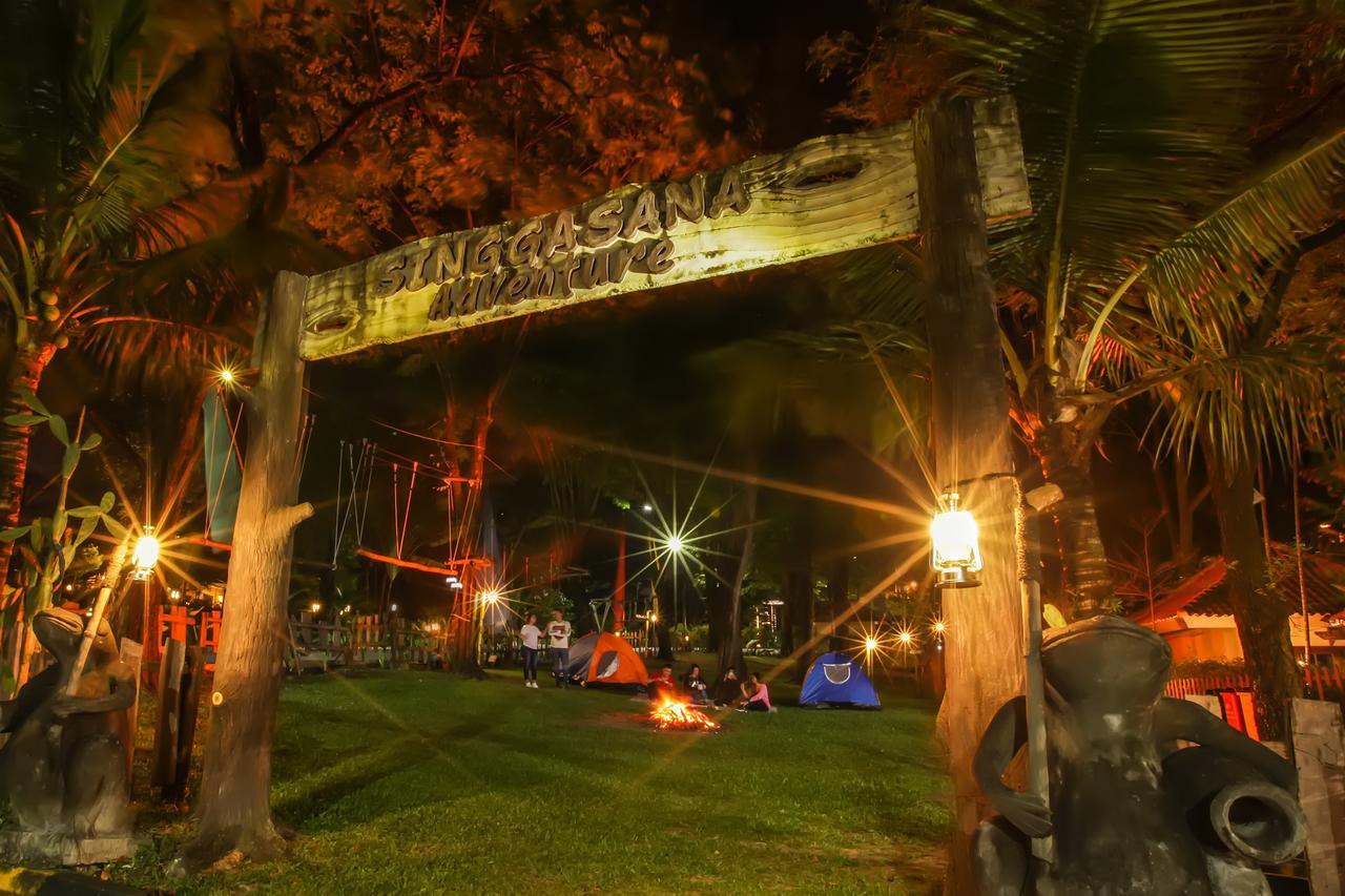 Singgasana Hotel Surabaya Dış mekan fotoğraf