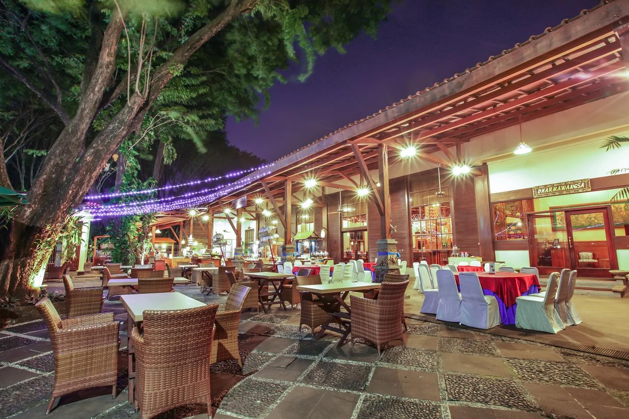 Singgasana Hotel Surabaya Dış mekan fotoğraf