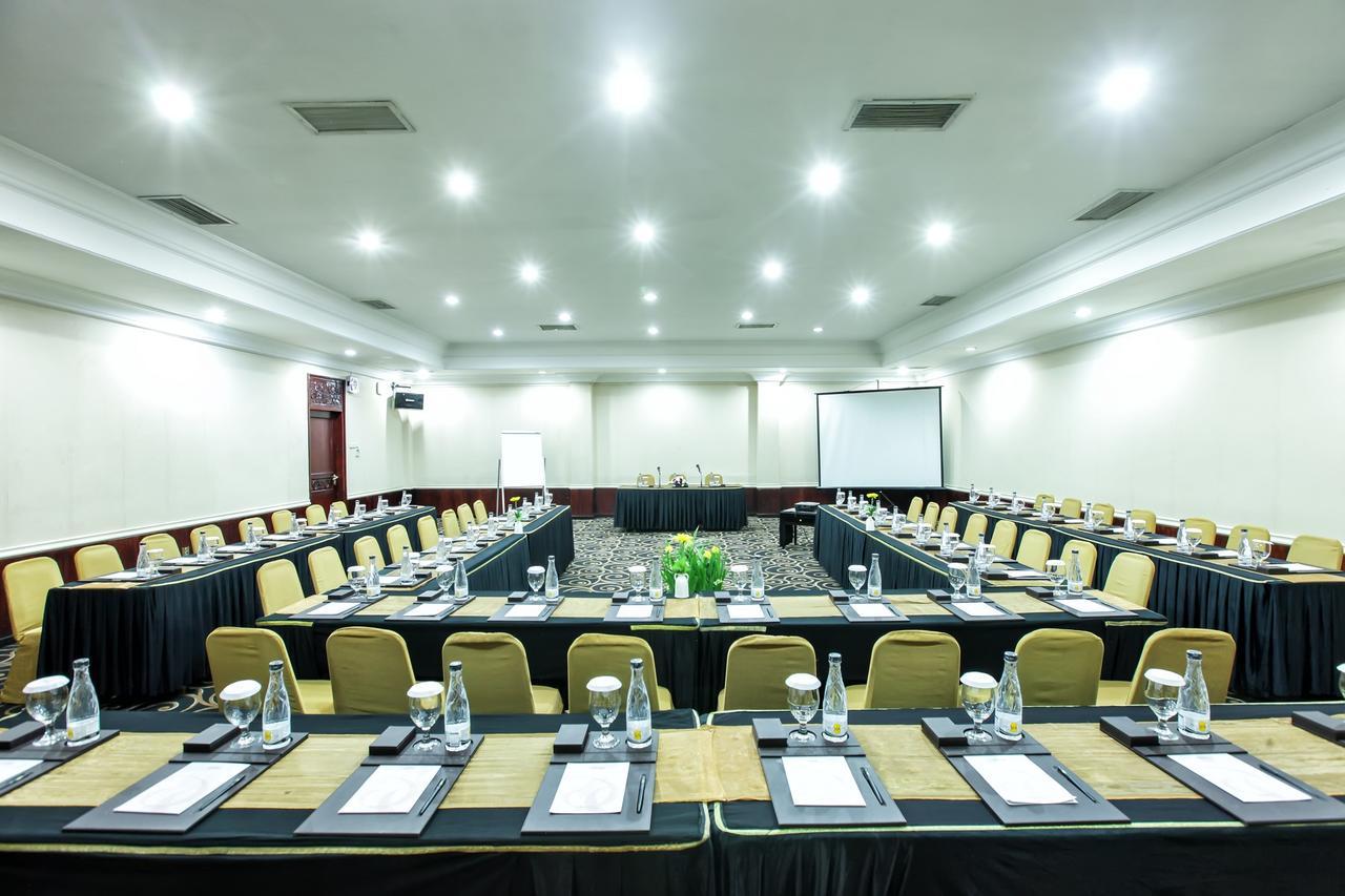 Singgasana Hotel Surabaya Dış mekan fotoğraf