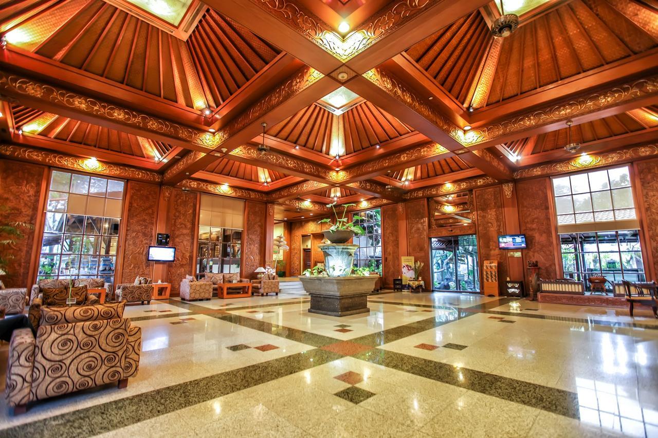 Singgasana Hotel Surabaya Dış mekan fotoğraf