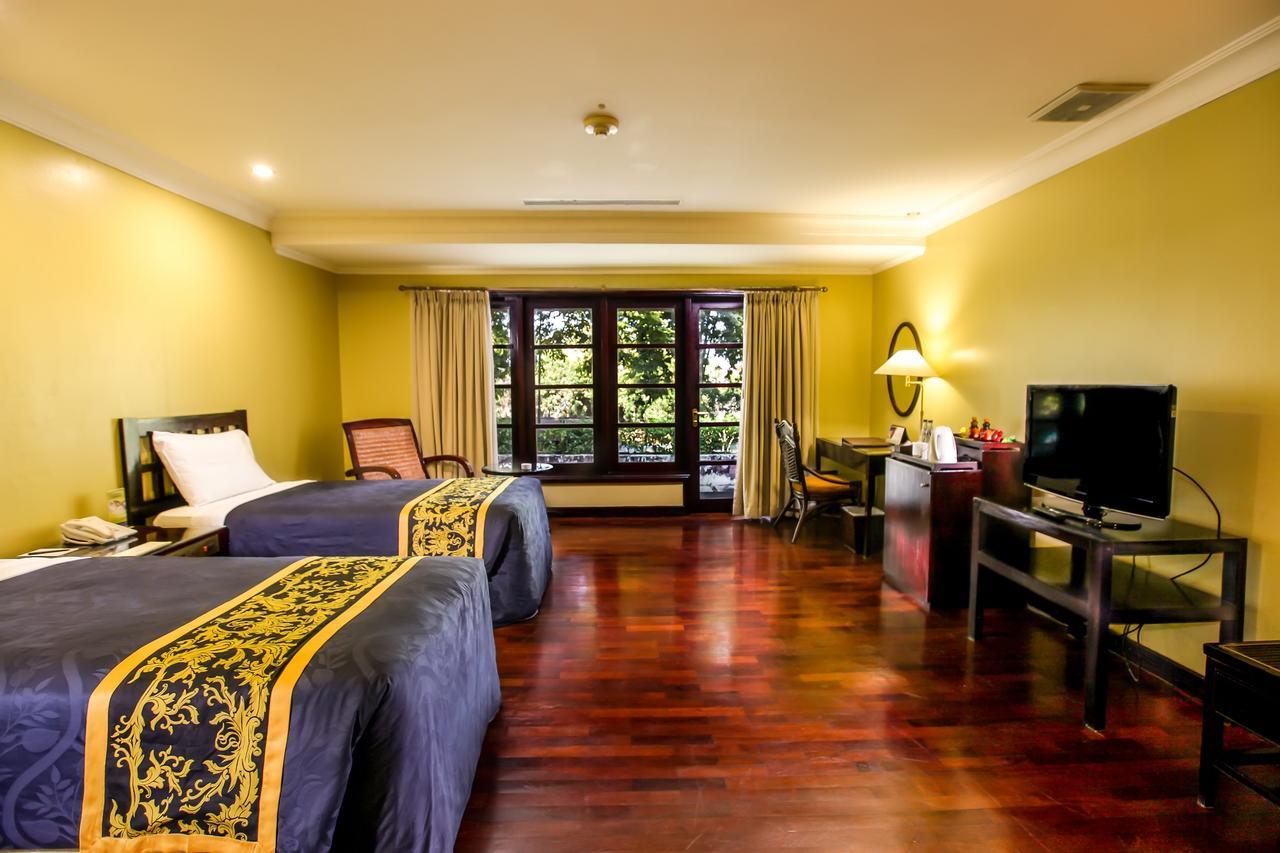 Singgasana Hotel Surabaya Dış mekan fotoğraf