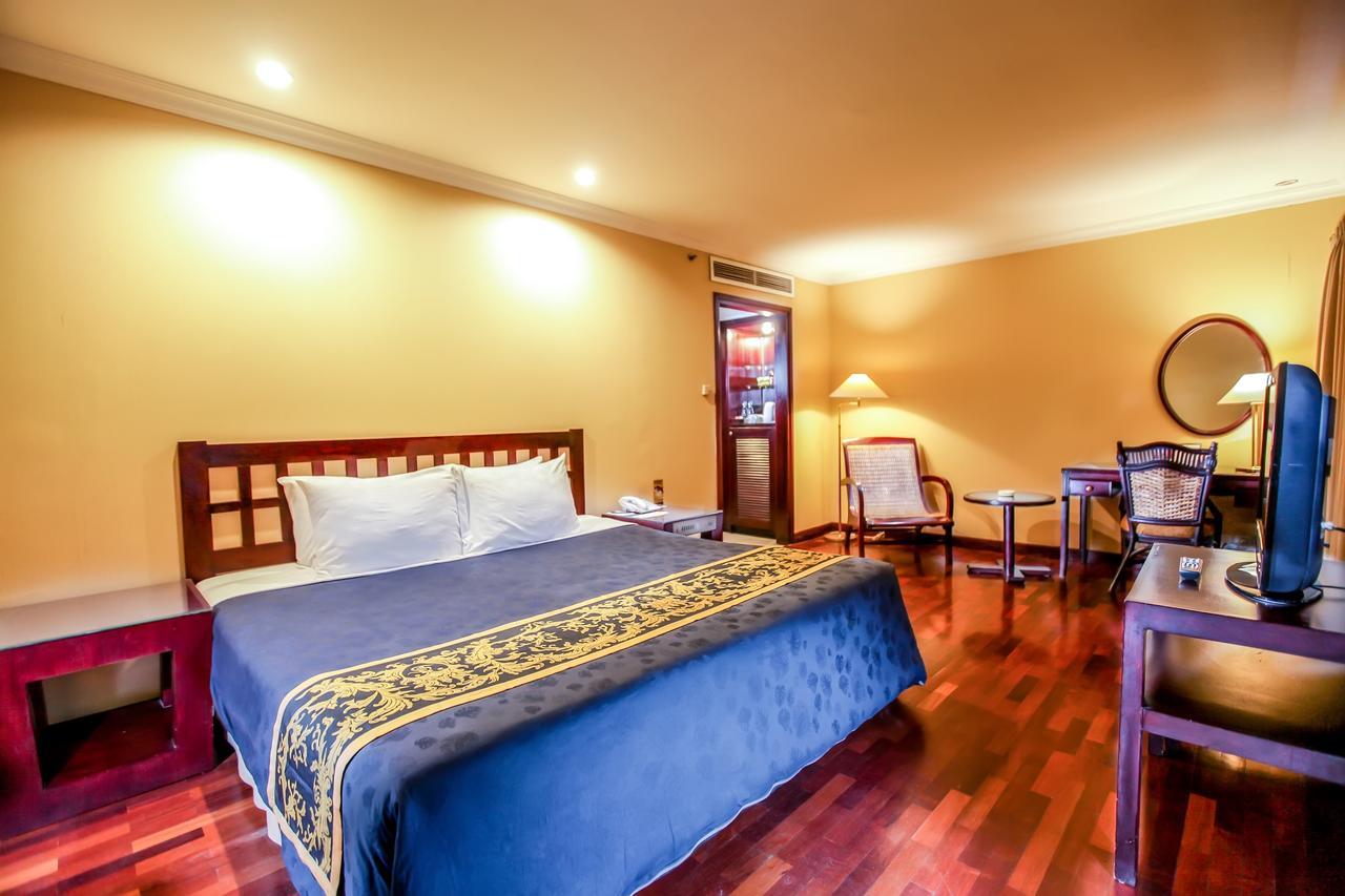 Singgasana Hotel Surabaya Dış mekan fotoğraf