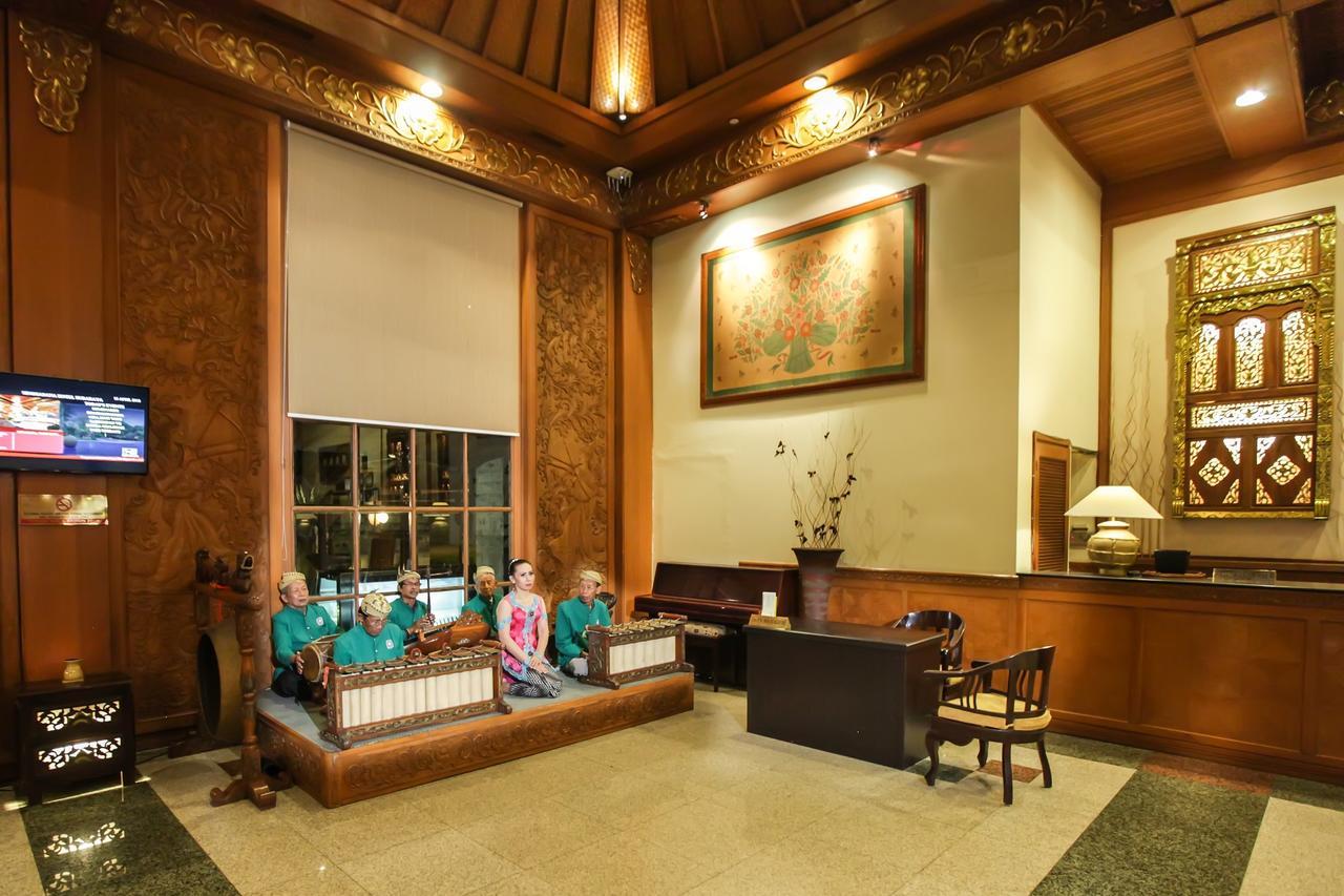 Singgasana Hotel Surabaya Dış mekan fotoğraf
